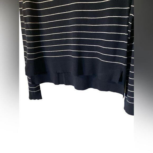 Loft Lightweight Sweater Size M - Picture 4 of 5